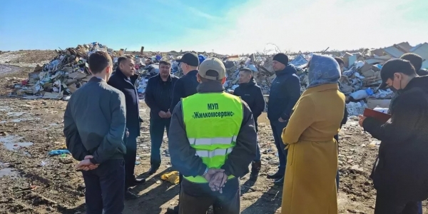 Депутаты Якутской гордумы осмотрели новый мусорный полигон
