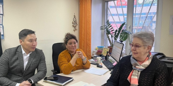 Депутаты Якутской гордумы посетили центр помощи семьям СВО города Якутска