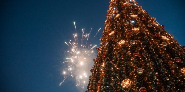 Зажжение первой новогодней елки страны состоится 1 декабря в Якутске