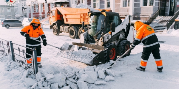 Управляющие компании и ТСЖ Якутска усилят работу по вывозу снега