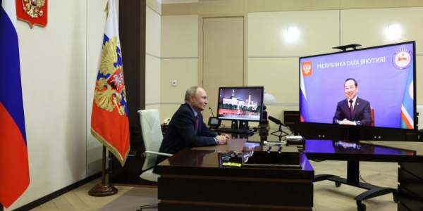 Владимир Путин и Айсен Николаев обсудили вопросы социально-экономического развития Якутии