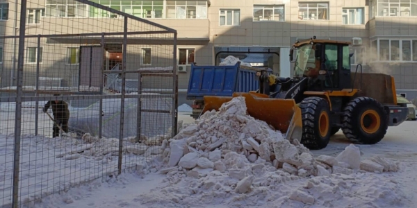 Более 470 тысяч кубометров снега вывезли в Якутске