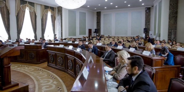 В Якутске прошла 6-я очередная сессия Якутской городской Думы