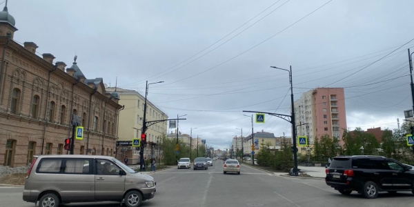 Демонтаж воздушных коммуникаций на проспекте Ленина в Якутске начнут в мае