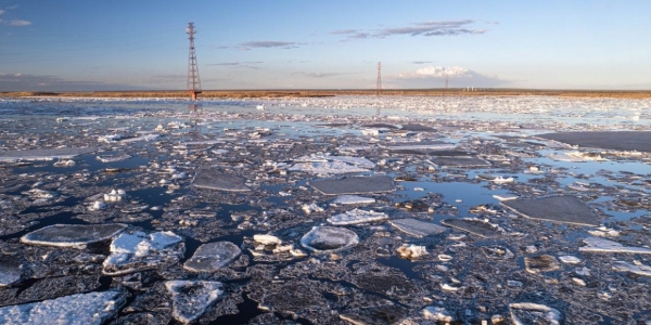 Гидрологическая обстановка на реке Лена вблизи Якутска