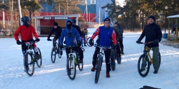 В Якутске состоялась снежная велогонка